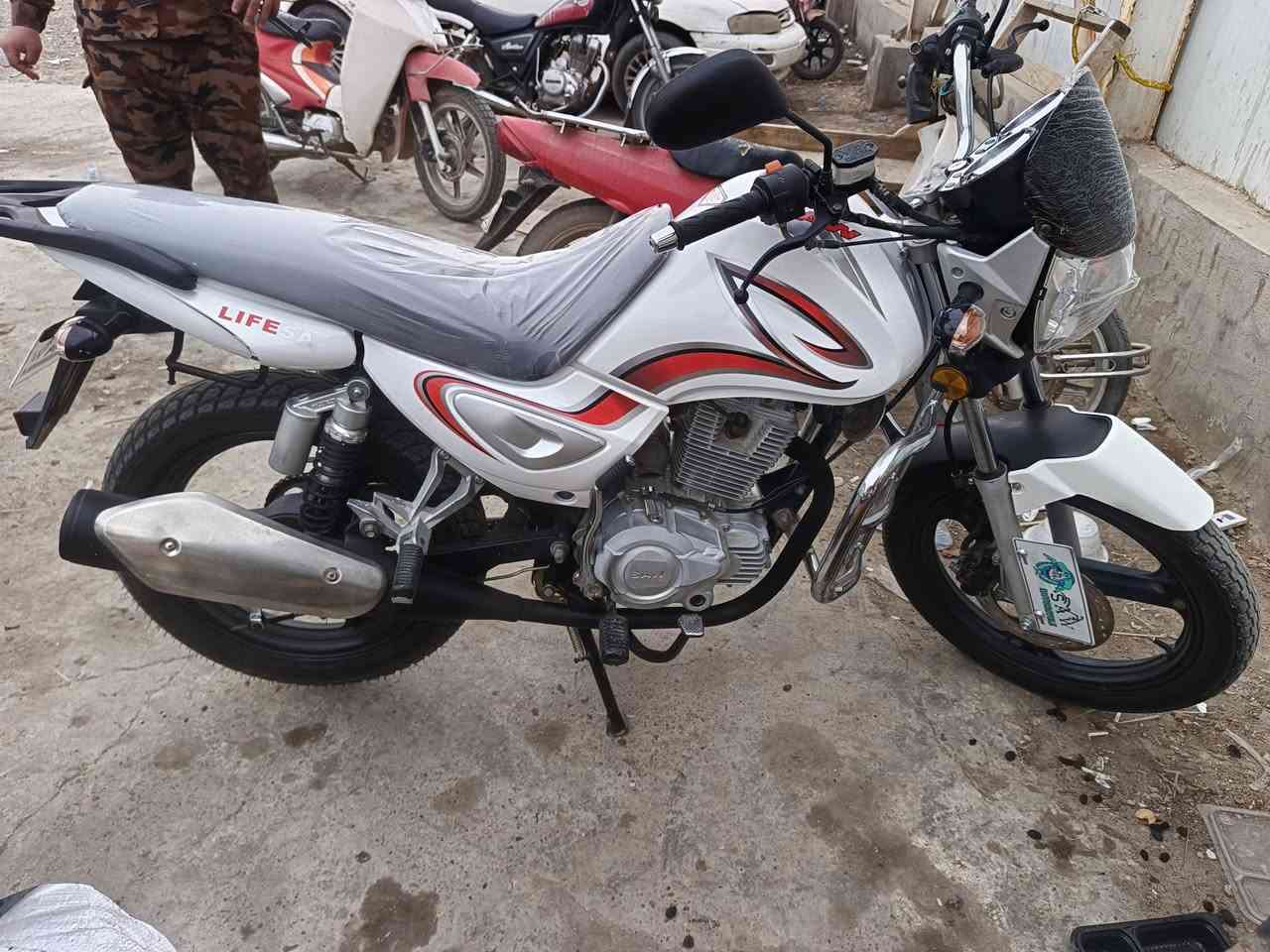 للبيع موديل 19 محرك 200 للستفسار *********** او خاص
