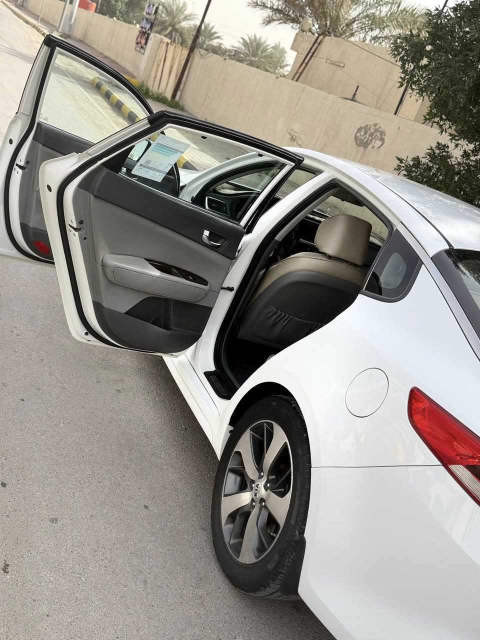 السلام عليكم شباب بيع مستعجل اوبتيما مديل2016خليجي بيه قطعه صبغ واحده رقم بغداد سنويه جديده السياره جاهزه من كلشي 

***********
