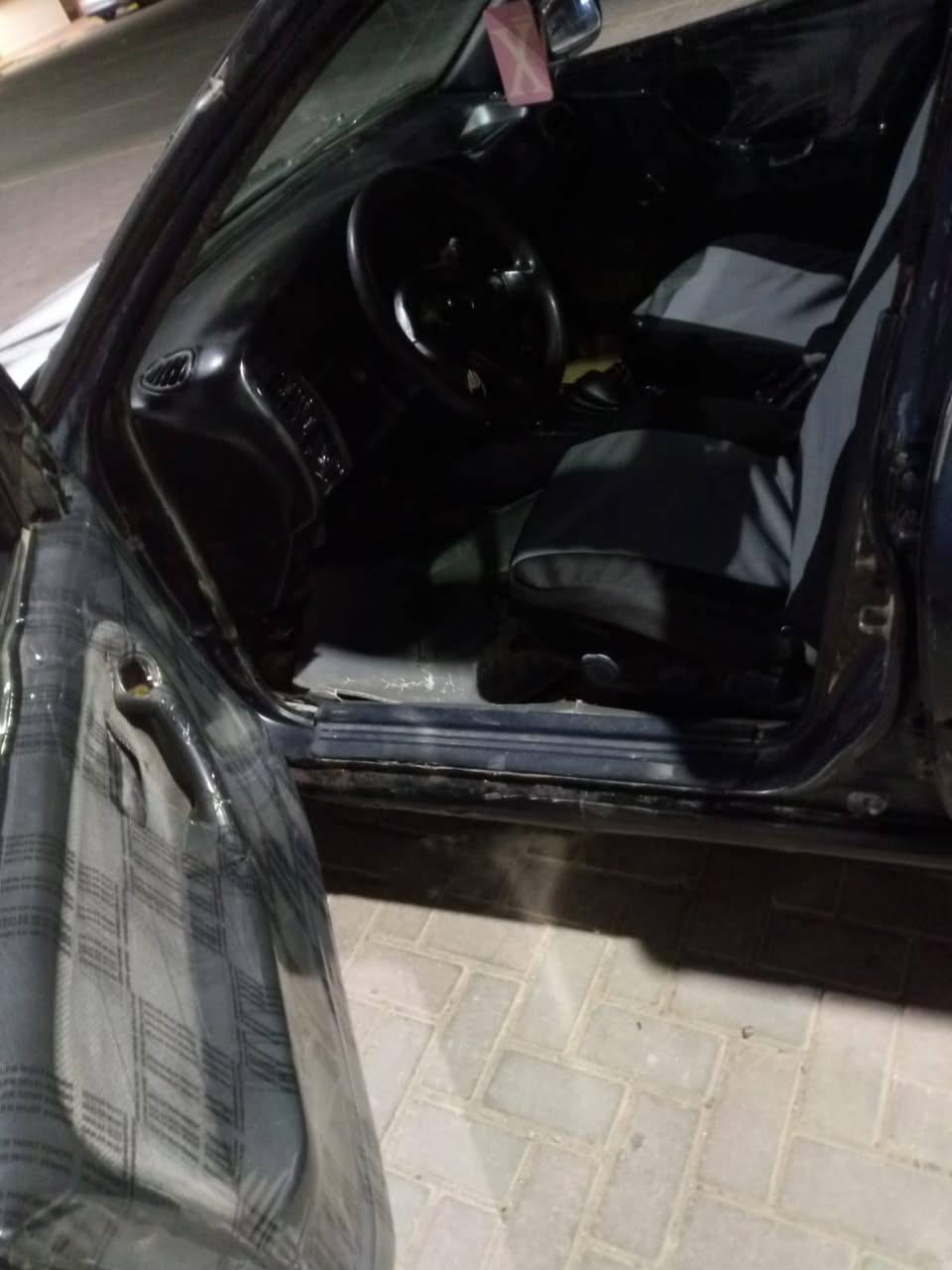 السلام عليكم سني للبيع موديل 92 جير ومحرك جدا صدرها جديد طائرات جده رقم كركوك الماني ثانويه عظم عاد ساقطه صار لها اربع سنين سياره جاهزه مكاني صلاح الدين تكريت السعر 14 وبيها مجال ***********
