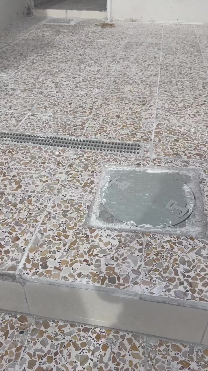 دار البيع لمساحه 110متر بلديات شريط لبيت تستلمه كامل مابي نقص ***********
