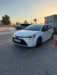 كورولا هايبرد • ٢٠٢٥ • ممشى ٣٠٠٠٠ كم