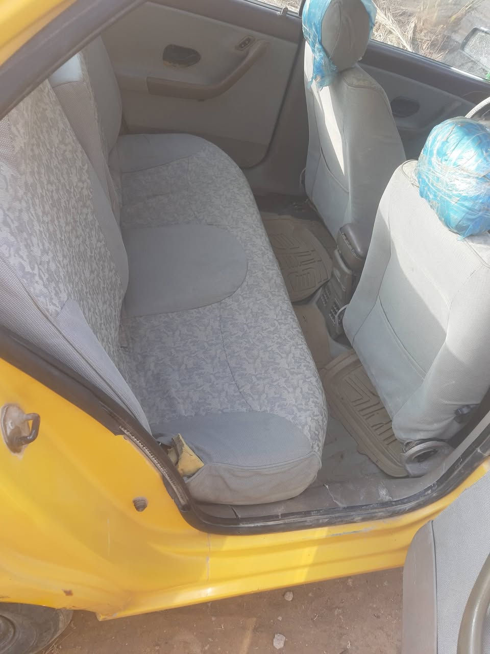 سلام عليكم سمند موديل 11 لون اصفر ناطقها شغال مكينه بلادي ونظيفة  لا تنقص ولا تبخر (فقط مبدل كازكيت بيها )
كير عادي سلف دينمو لايتات شغاله دبل اشاير سياره مال  عيشه  تشغل وتطلع بلاديه ماملعوب بيه السعر 15$ونص قفل مكان السيارة الشطرة رقم السيارة احمر وسنويتها موجودة راعيها بالدواية   للتواصل 
***********
