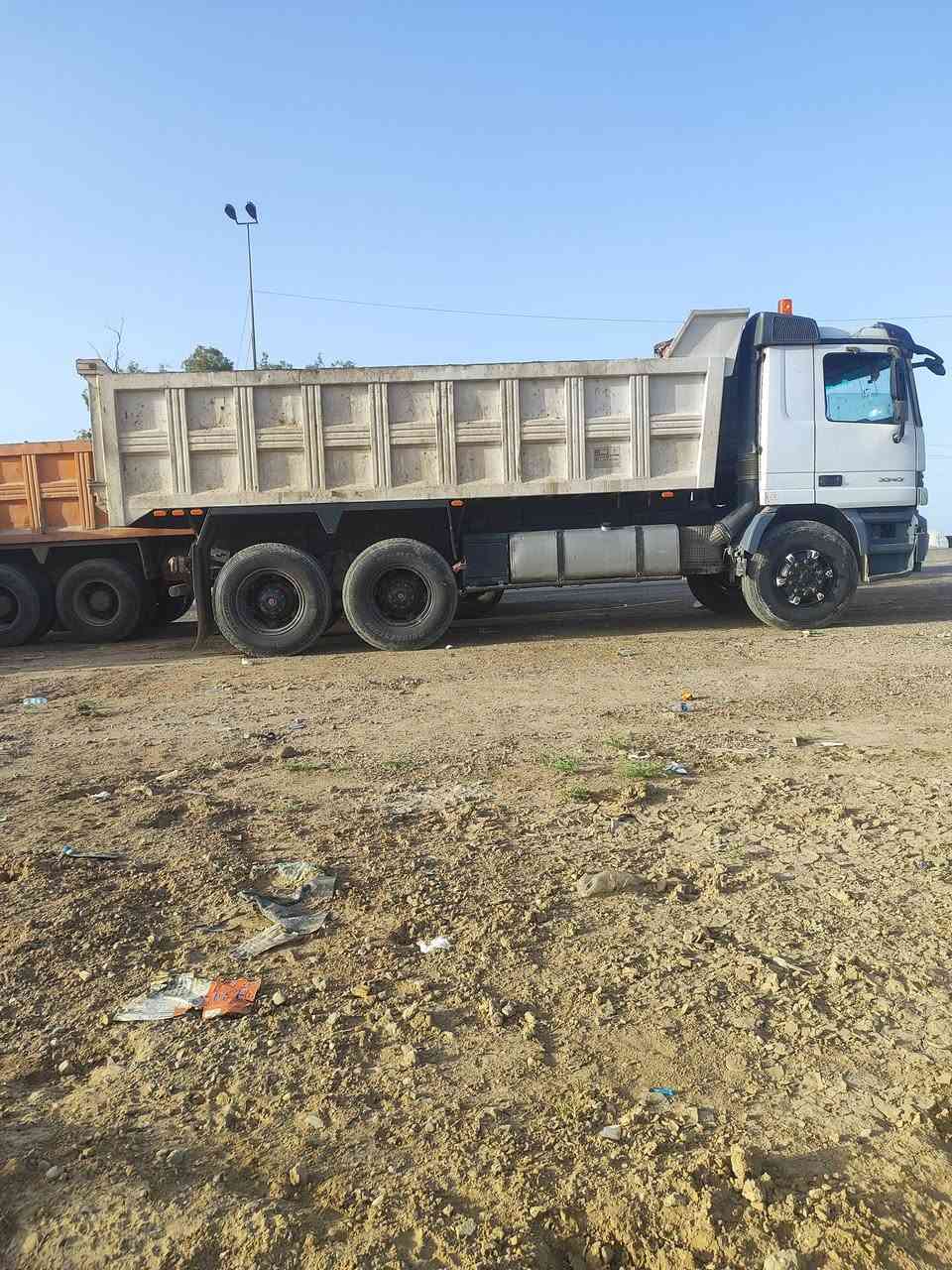 السلام عليكم اكتروز للبيع مديل 2000 قماره وربع مكفوله محرك 43 كير 210 مجموعة نص جيف مال كرواتي للاتصال/***********
