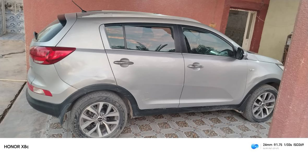 كيا سبورتاج خليجي سلفر 2015
سونار موجود بل صور 
سيارة كاملة مكملة حادثهة بسيط طخطخات 
بنيد صبغ ونص جنطة يعني قطعة ونص ابيعلك قطعتين  العنوان ديالى ناحية السلام 
محرك دوش 2000
السعر130بيها مجال بسيط
رقم ***********
