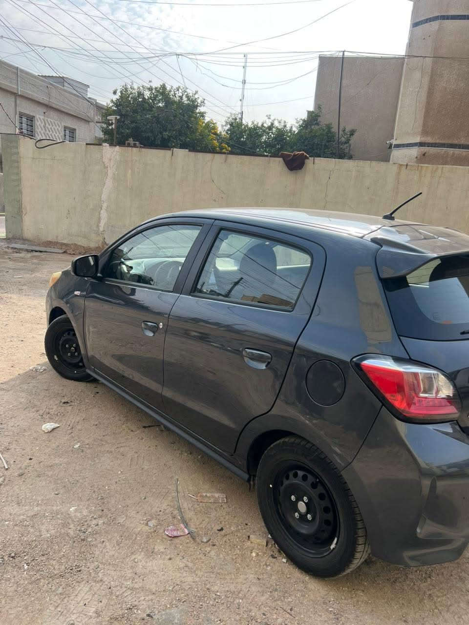 ميسيبوشي ميراج 2024
محرك 3 سلندر  1200
مبدل بيها بنيد + جاملغ + لغد مصبوغ فقط 
رادار امامي +مري تحكم كهرباء 
بيه ملاحظات خفيفه 
سعره 90 بيها مجال 
***********
