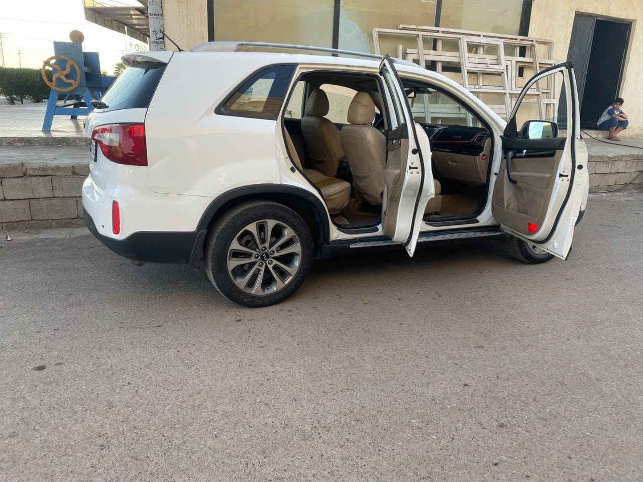 سورتو ٢٠١٤ خليجي 
بأسمي رقم سليمانيه 
سياره حلوه وجاهزه محرك 2400 تبريد 3قطع  مري شفط كرسي كهرباء بصمه صدر تخم تاير تبريد سياره جاهزه مابيه اي نقص بيه اماكن بارد بيه بل بنيد صبغ كد شبرين دائره اثر شخوط بدون داخل كشره حلو سياره علبلاد صارله عندي ٥ سنين خير من الله سعره ١٥٥ بيه مجال حك الجيه مكانه صلاح الدين بلد للأستفسار /***********
