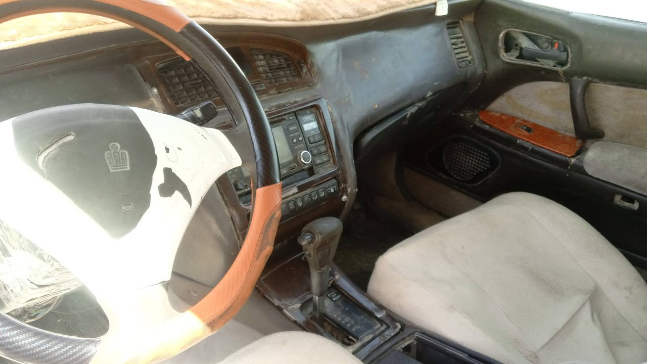 السلام عليكم بطه منفصل للبيع موديل 1993 بيه كص قماره ومكينه بيه صوت وكير وحدايه جاهزه  والسنويه ماصاقطه بعدهي ل26 والسعر 30وبيه مجال قليل مكانه النجف الاشرف حي الجامعه التواصل عن طريق ***********
