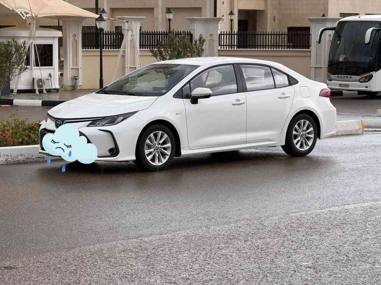 سلام عليكم
كورلا هايبرد 

خليجي موديل 

25 كفاله عامه 

ماشيه 13

فول مواصفات 

كرسي كهربائي 

3 طكات معروفه 

مواصفاتها 

اعله فئه  

سعرها 157 

بيها مجال 

*********** مكان رمادي
