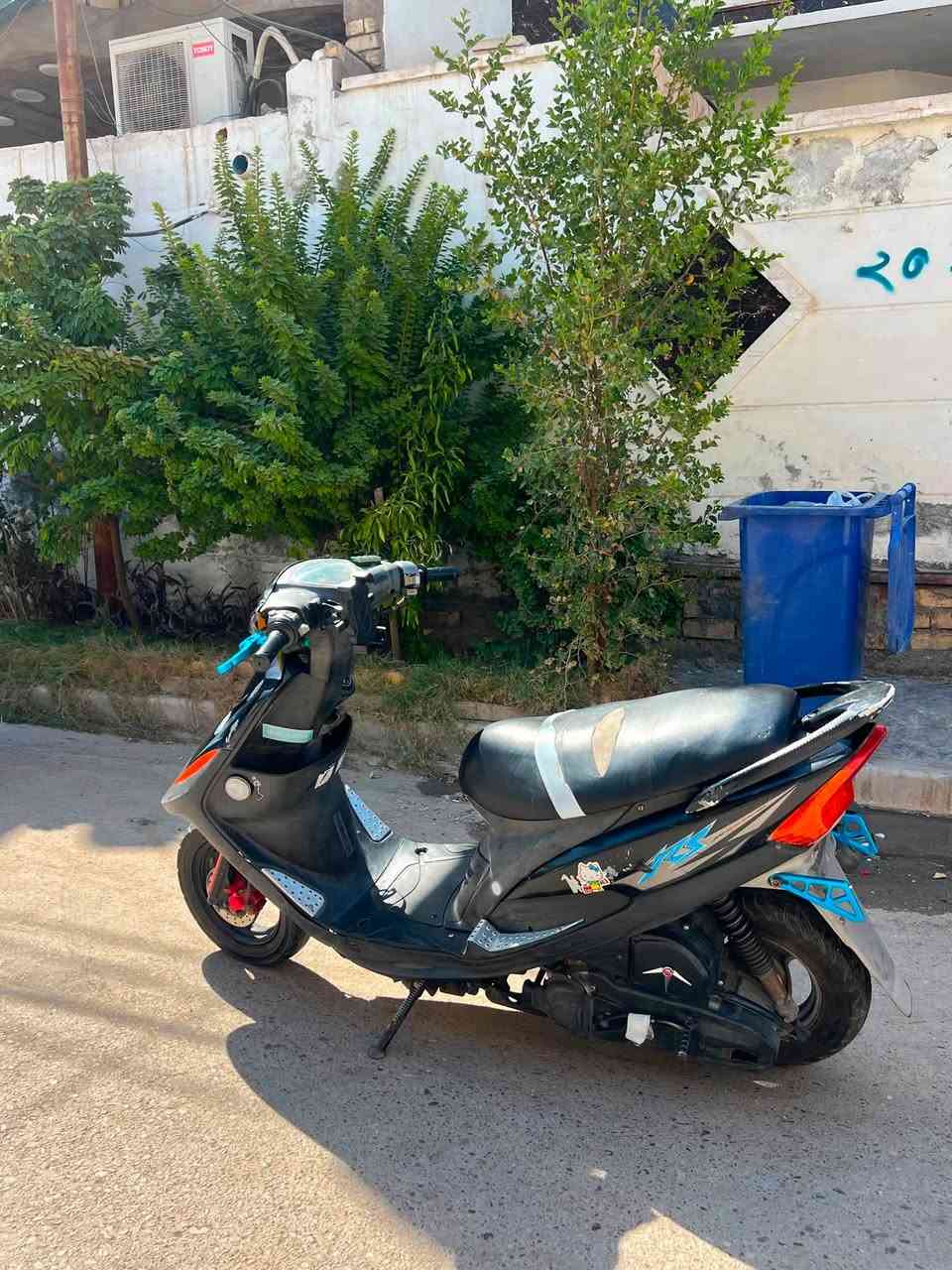 مكفوله من تنقيص تبخير
ما ناقصها شي خير من الله 
بيها تزويد بسيط خارجي 
بوشتها 49 
كفرات بلادي 
سعرها خاص لو واتساب 
***********

