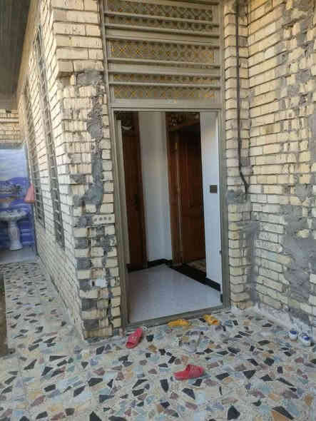 السلام عليكم دار للبيع 140 متر طابقين جديد كافت خدمات سند 25 بغداد الكمالية بستان علي كمال مربع ذهبي ***********
