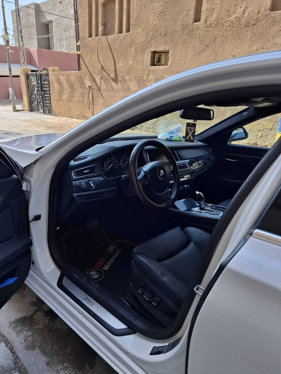 بي ام f02موديل 2013 حجم المحرك ٦ سلندر 740iتوين توربو N55وارد امريكي كلين بدون صبغ بدون ضربه فقط دعاميه خلفي صبغ فول مواصفات جاهزه من كل شي بأسمي السعر ٢١٠ بيه مجال بسيط مكانه ديوانيه***********
