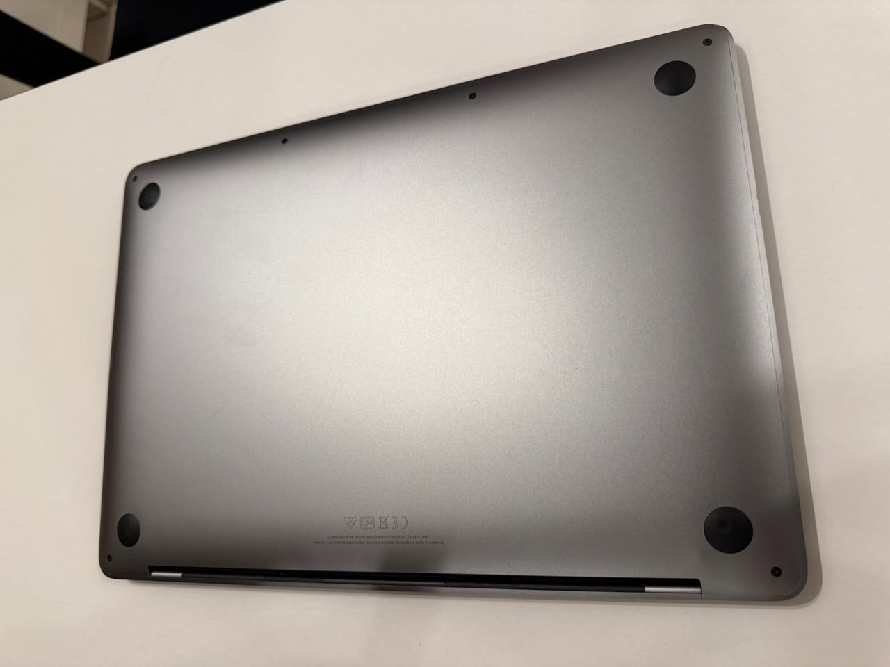 Macbook Pro 2022 13"
CPU M2
RAM 8GB
Storage 256GB
Battery life 69%
Battery Cycles 270

السعر 950 الف
مكاني بغداد المنصور
واتساب ***********
