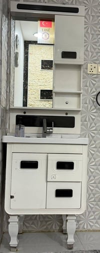 مغسله للبيع السعر 60 الالف  للتواصل 07827277633