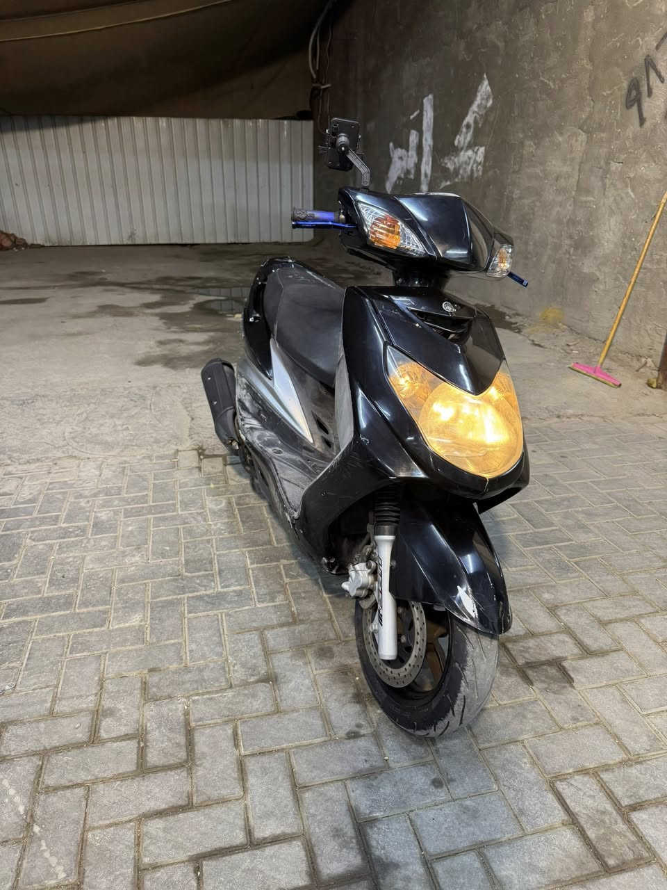 سكنز فحل نوزل خطين للبيع. دراجه صار ٥ اشهر نازله من الرمبه بيهه بس هذا الكسر واضح عدكم مناقصهه ايشي لدراجه شلعه تخبل معدل حلو مكاني حي الجهاد   *********** مكاني حي الجهاد. سعرهه ٨٥٠ وبيهه مجال حك الجيه فقط هاي كدامك الدراجه
