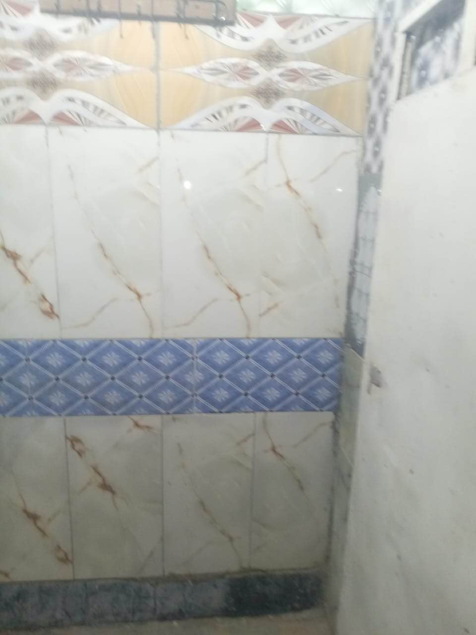 بيت 100 متر اساسة صب والسقف اعكاده ما عدا الاستقبال صب منطقة 59 قريب عل شارع 60 ترابي رقم العقار 59523  سعره 55 لبيت جاهز للسكن رقم الموبايل *********** محمد النجف, العراق
