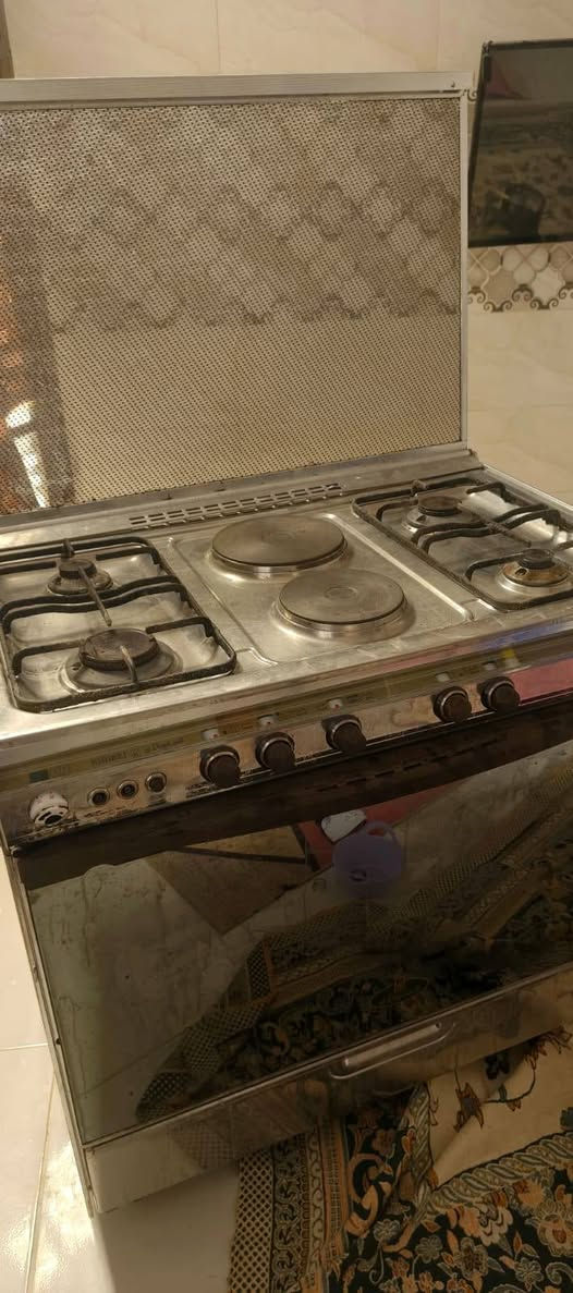 طباخ كريازي شغال عيون والفرن بس الكهرباء مايشتغلن ب٢٠٠ وبيه مجال المكان الجزيرة


**إذا كنت صاحب هذا الإعلان وتريد حذفه لأي سبب، رجاءا أرسل رسالة إلى الدعم الفني**