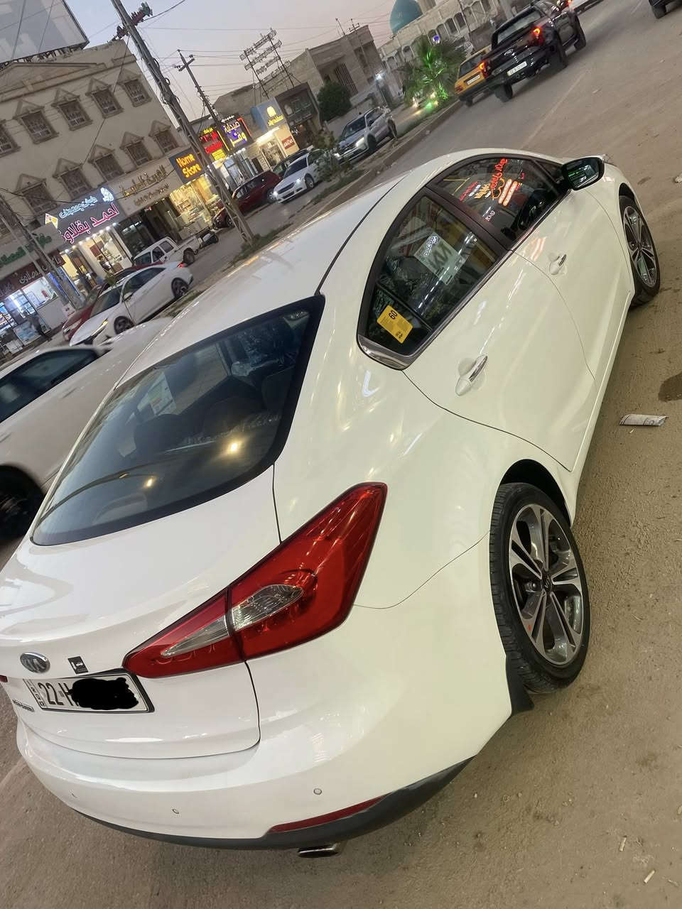 السلام عليكم
كيا سيراتو 2014
رقم اربيل دولي باسمي 
محرك 1600 بلادي 
بارد بين جاملغ ولباب مال سايق 
المواصفات 
تحكم ستيرن 
اشارات بل مري
لدات امامي وحلفي 
تبريد قطعتين 
السعر 127 
العنوان الديوانية 
***********
