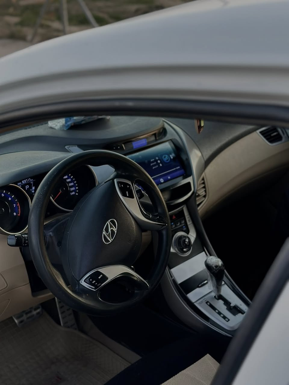 النترا 2012 خليجي 
فول محرك 18 مامفتوح  كير شرط
ماشية 160 الف كيلو متر جديده 
بدون صبغ فقط مكانين كرت بلدوسه 
سيارة جديده مال جناي 
رقم اربيل جديد هزة جديده  
ماتصرف عليها ربع 
بسعرر مناسب جدآ ترهم مقدمة وترهم مراوس ونقد
***********
