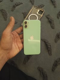 ايفون 11عادي ذاكرة 128بطارية 81 جهاز نورمال السعر  250 وبي مجال  وخاص ...