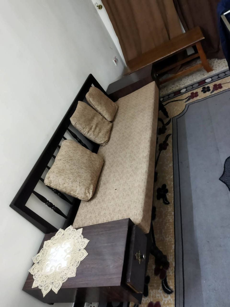 السلام عليكم غراض للبيع كنبايه العدد ثنين سبع مقاعد نظيفات كلش هنه والكوشات  وياهن كوشات السعر 225 طباخ شغال فرن والعيون ابو الاربعه السعر 130 نظيف ثلاجه الحجم الكبير ممستعمله هواي نظيفه السعر 230 المكان عامريه شراي يجي خاص


**إذا كنت صاحب هذا الإعلان وتريد حذفه لأي سبب، رجاءا أرسل رسالة إلى الدعم الفني**