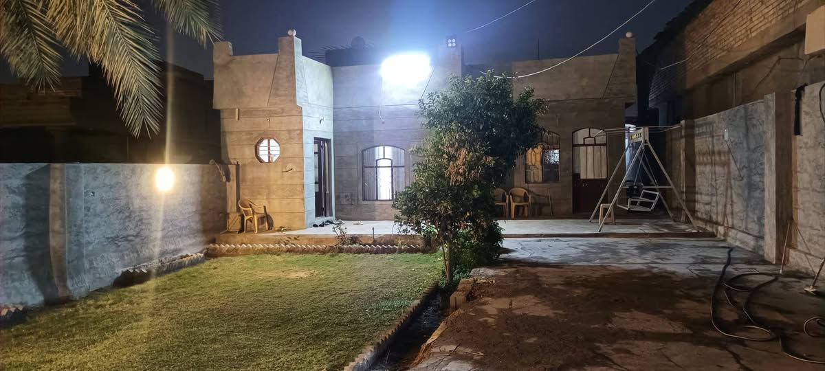 السلام عليكم
بيت للبيع طابو صرف باسمي +اجازه بناء
نهر فليح او حي تاميم  يبعد عن شارع 40ثالث بيت 
المساحه 326
نزال 30
العرض 11.30
البناء 2008
غرفه واحده 5×4
مطبخ داخلي 4×4
ستقبال 4×6
صاله 6×6
حمام داخلي 1.50×2
مطبخ خارجي 2×6
سعر 125بي مجال
رقم صاحب البيت 
***********
