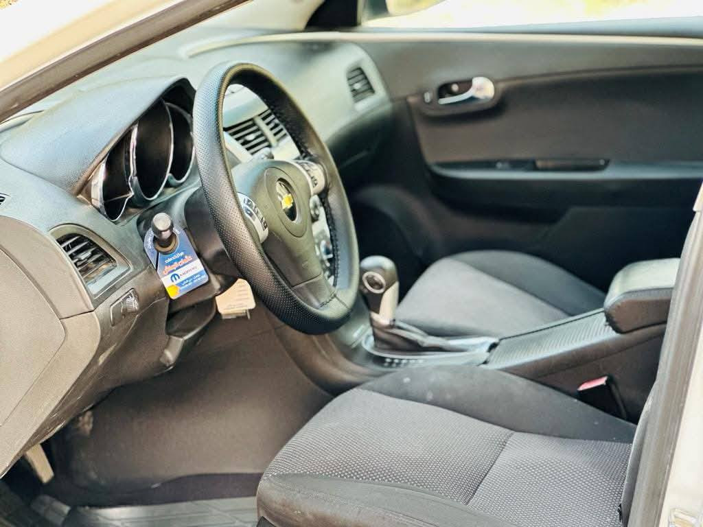 السلام عليكم
ماليبو ١٢ فول Ltz وارد امريكي
تبريد تدفئه 
محرك ٤ سلندر ٢٤٠٠
سلايت روف
تحكمات ستيرن
كهربائيات كاملة
داخل اسود
رقم الماني بأسمي
سنوية لل ٢٩
السيارة كلين بدون ضرر
مكان السيارة موصل الأيمن
*********** موبايل-واتساب
