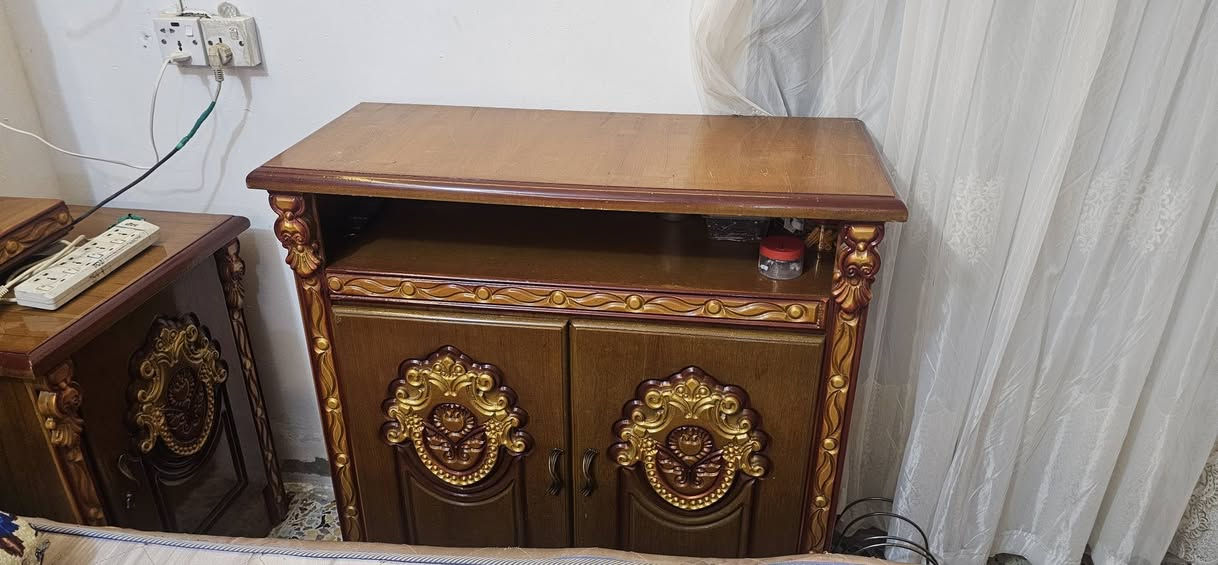 للبيع غرفه مستعمله كله الخشب بلوك بعده مغلفه ب ليلون بغداد ***********
