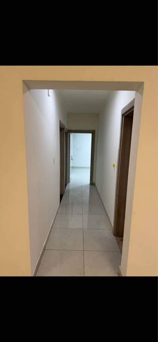 شقه للايجار في السيديه مجمع المحبه السكني مساحه ١٤٦ متر 
طابق ارضي
٣ غرف وحده منهم ماستر
٣ بالكونات
حمامين
صاله كبيره
مطبخ حار وبارد مجهز بكونتر ومرشحه وطباخ وسخان 
*********** بغداد, العراق
