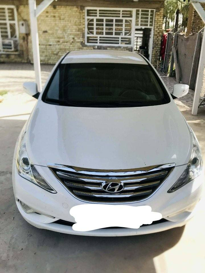 السلام عليكم للبيع  سوناتا 2015 خليجي رقم بغداد  انكليزي باسمي مكينه 2400دوش الشركه العامه نص فول شفتات ستيرن شاشه اندرويد  سياره بيه صبغ نص بنيد وجاملغ امامي وجاملغ خلفي سياره جديده بمعنى الكلمه *********** بغداد, العراق
