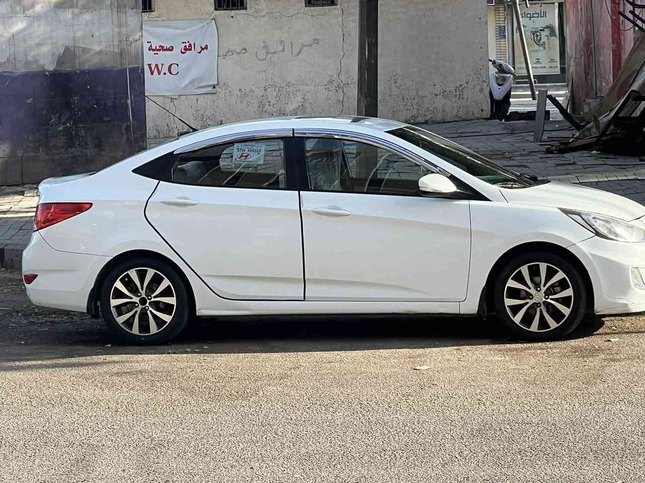 سلام عليكم اكسنت موديل2014  مكينه 1600 cc المرغوب خليجي للبيع 
 
كير ومكينه كفاله  

تحكمات استيرن

فتحه بانورامه 

اشاير بل مري 

5 ويل كاب 

كامره +حساسات خلفيه 

تخم تاير جديد
 سياره نضيفه لابعد الحدود  بيها صبغ شبر جاملغ خلفي وطخه كلش صغيره بقبق الصندوك اثر بايسكل  سعرها 108 عليها غرامه 200 الف تنزل من السعر وبيها مجال وتدللون 

*********** اتصال+ واتساب
