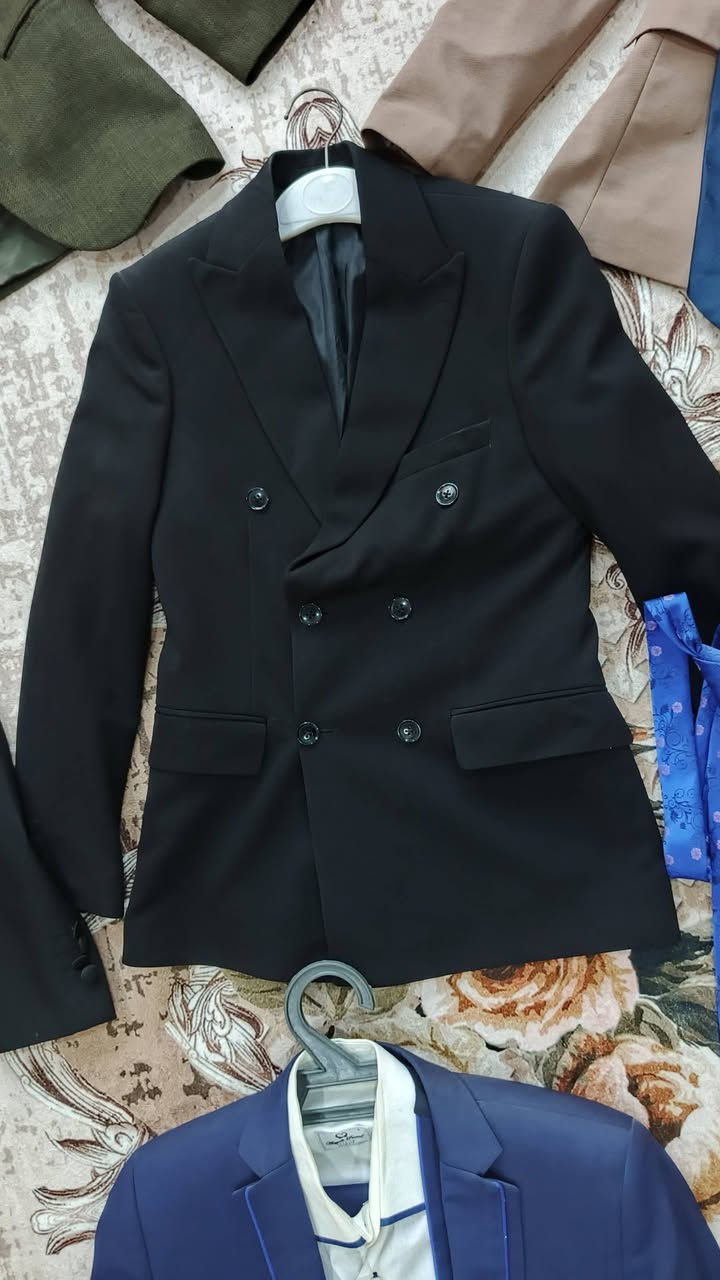 ستر رسمية قياس44 
وبدلات رسميه قياس46/44


**إذا كنت صاحب هذا الإعلان وتريد حذفه لأي سبب، رجاءا أرسل رسالة إلى الدعم الفني**