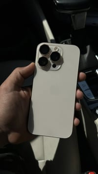 آيفون ١٦ برو • ذاكرة ١٢٨ • بطاريه ٩٣