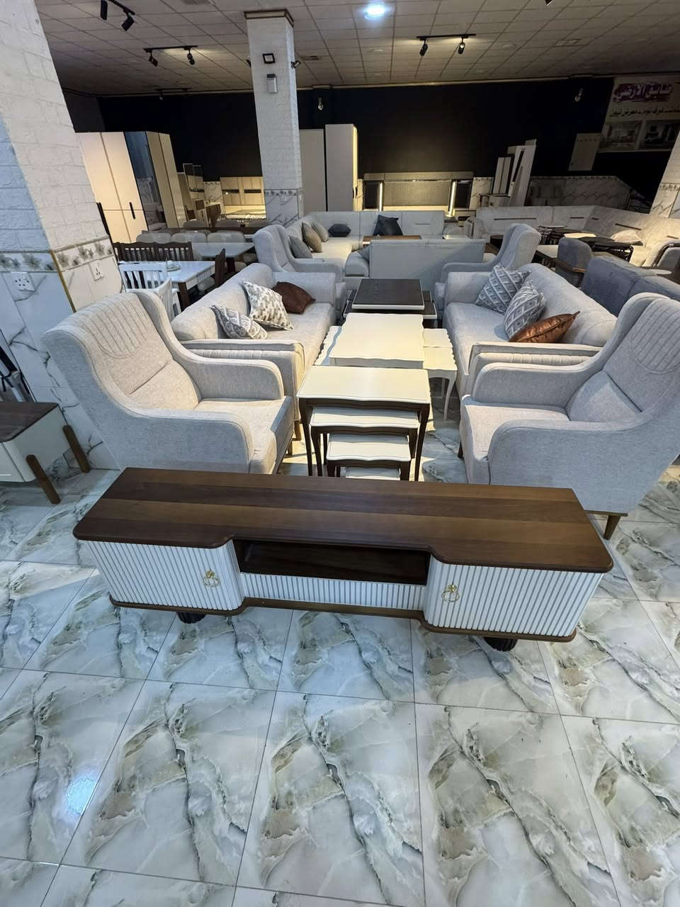 شركة ديڤان للأثاث
بمناسبة شهر رمضان المبارك 🌙✨
مسوين تخفيضات مميزة وأسعار خاصة على أغلب الأثاث.

نوفر لكم:
🛋 قنفات مودرن وكلاسيك
🪑 ديوان حسب الطلب وبالقياس واللون اللي يعجبك
🍽 ميز طعام بتصاميم أنيقة
🛏 غرف نوم كاملة
🪵 كنتور دستور سليماني
🪟 طبلات بأنواع وأشكال مختلفة

✔️ تفصيل حسب الطلب
✔️ قياسات خاصة
✔️ ألوان على ذوقك
✔️ جودة عالية وأسعار مناسبة

💳 تقسيط مريح جداً يشمل الجميع

فرصتكم بهالشهر الفضيل حتى تأثثون بيوتكم بأجمل الأثاث وبأفضل الأسعار.

📞 للاستفسار والطلب:
***********
📱 واتساب متوفر

شركة ديڤان للأثاث — كل ما تحتاجه لبيتك تلقاه عدنا
