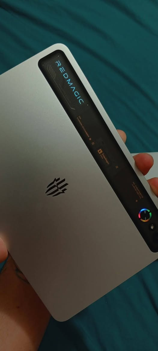 ايباد ريد ماجك استرا
ذاكره 256 رام 12
جهاز مكفول من كلشي 
مستخدم قليل ملحقات كامله 
السعر خاص 
مكاني نجف ***********
