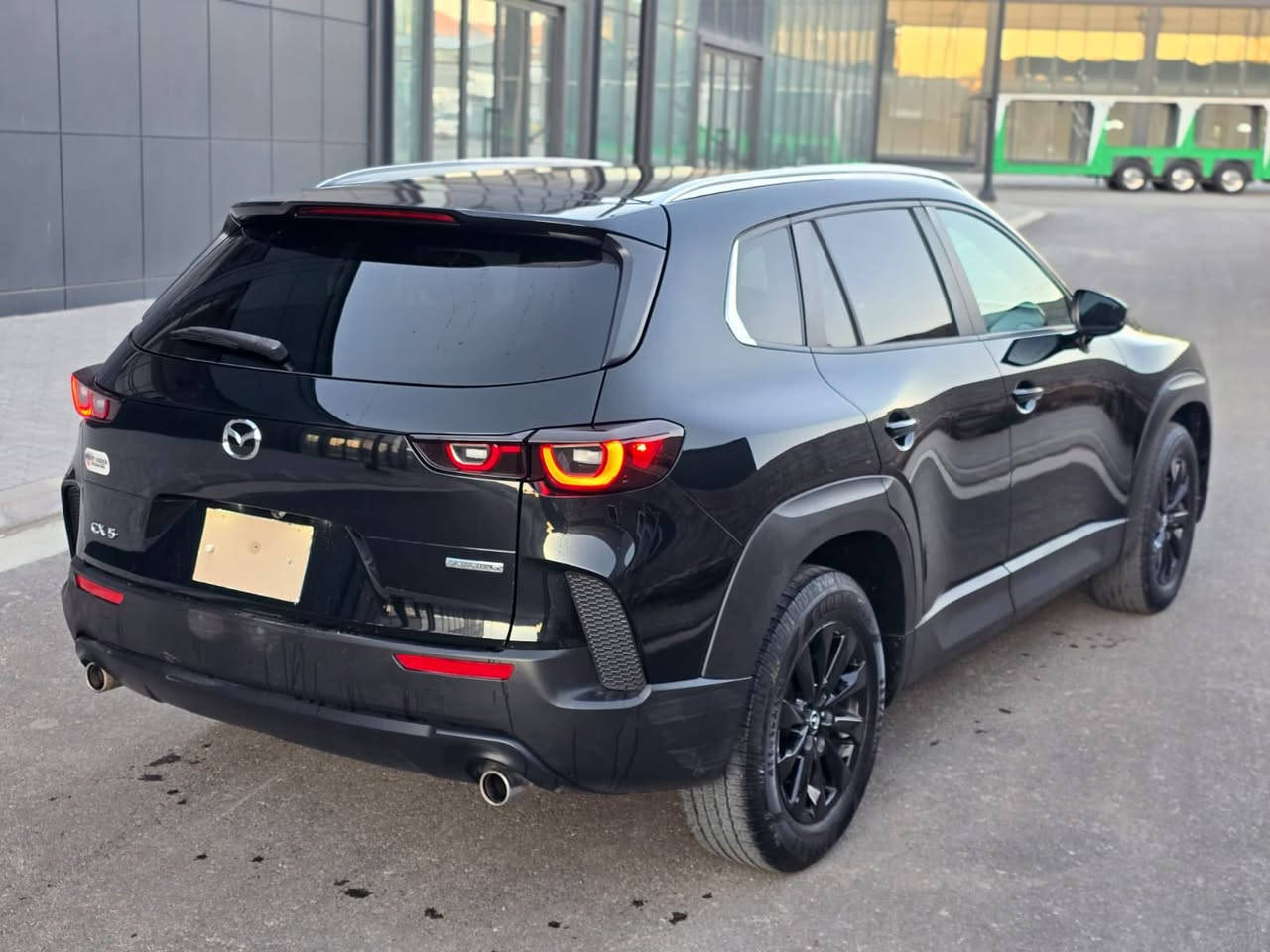 Mazda 2023 cx50 AWD ***********
ڕەنگ ڕەش مواسەفات . بەسمە . کوشن هیتەر و کارەبا  . سندوق جەگ . پانۆراما . دەبڵ اکسل . پێش و لاتەنیشت ڕادار . تەبریت مەرکەزی . کاتی نەشکاوە 3 مانگ کاتی تیا ماوە . پێش و پشتی کەپسە . چاملخی پێش ٢ پەڵەی تر بۆیاخ هەیە هیچ ناوی نەگرتووە  
 نرخ 183
شوێن سلێمانی
