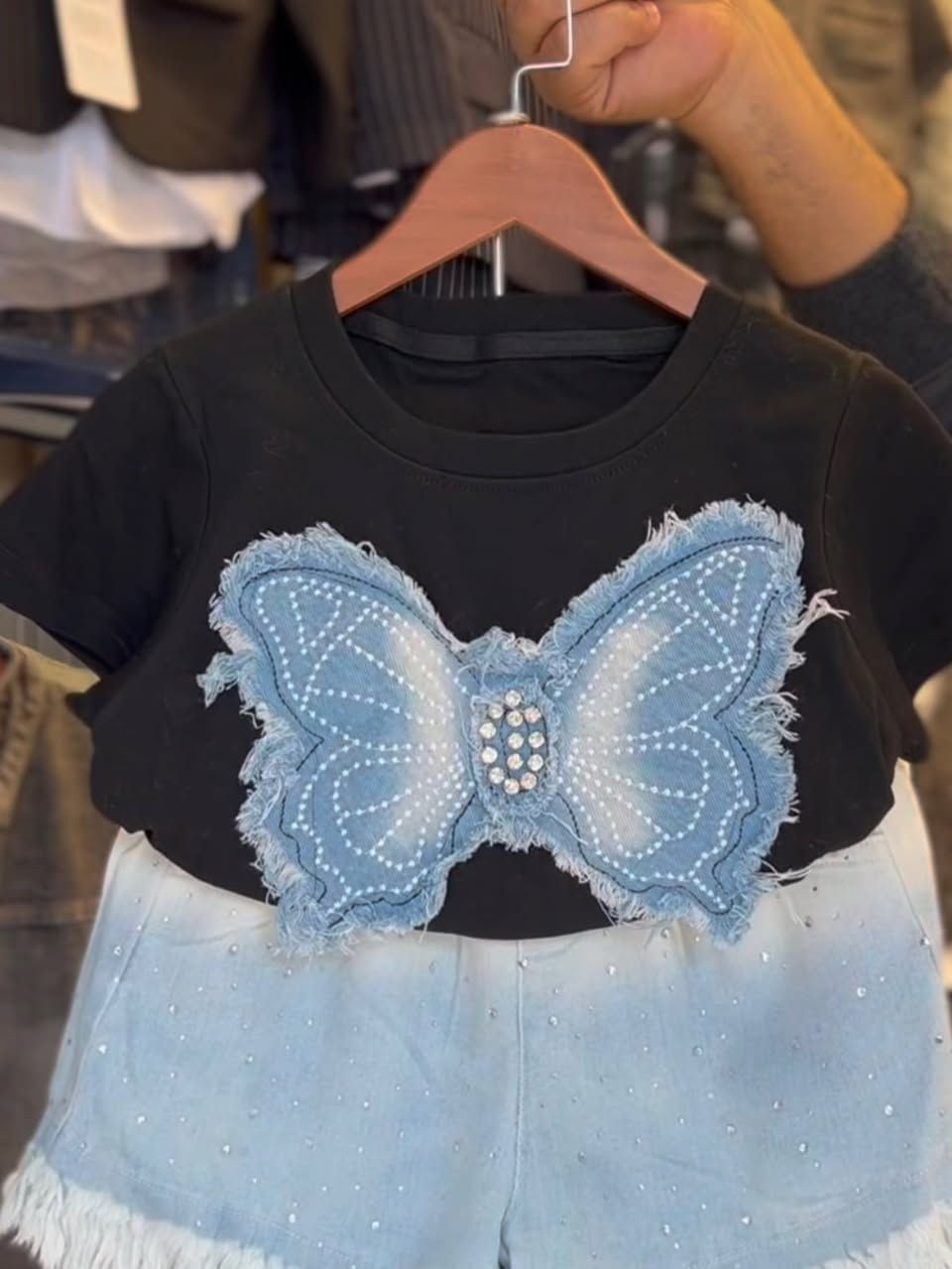 وصلت موديلات العيد كوالتي عالي كولكشن جديد 2026 ترند الموسم العنوان بابل الحصوه اوقات العمل من الساعه 8صباحا لل11مساء متواجدين واتساب ***********
