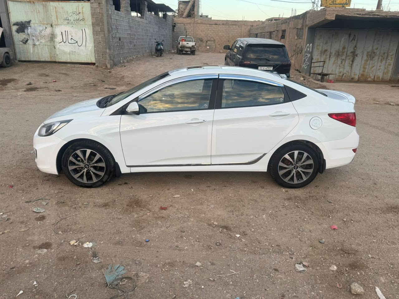 اكسنت خليجي للبيع موديل 2015رقم انبار تحويل مباشر قطرتين المرغوب السونار مرفق السياره مكفوله من الصبغ والضرر عدى شبر كير محرك صدر تبريد تخم تاير كله جديد تراي للبصره فتحه سقف السعر 115 وبيه مجال العنوان الانبار الرمادي حي الشركه انا مكلف بنشر الاتصال على الرقم صاحب السياره ***********
