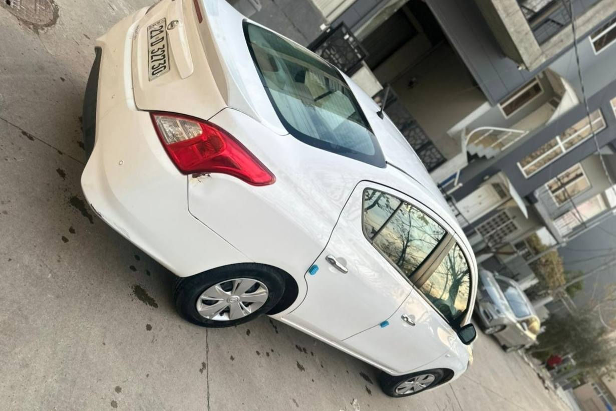 صەنی لاکشمیبایە 2020 
فولە سەیارەکە 
ئاوێنەی کارەبایە دەبڵ حاسەیە 
شاشە ئایپادە کامێرایە 
تەبریدی ساردو گەرم مەزبوت 
ئیستۆپی ABS   
 تراکشنە 
سەیارەکە چەمەلەقێکو بۆنیتەکەی بۆیاخە 
بەناوی خۆمەوەیە 
سەنەوی 2028 تازەیە 

سـعـر : لە کۆمێنت داوابکە ڕاستەوخۆ بۆت دێت 📥 

گێر و مەکیەنەی بەشەرت 
هیچ کێشەیەکی تێدا نییە 

ژمارەی خاوەنەکەی 
 شوێن سلێمانی.
 ***********
