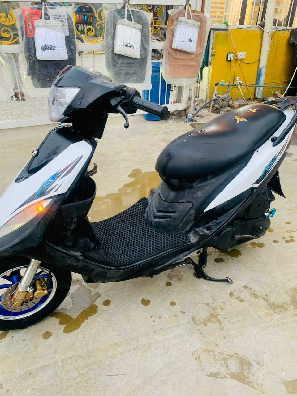 ‏سلام عليكم دراجة ماكس للبيع كل شيء بلادي والسعر 700 وبيها مجال عنوان بغداد
‏￼￼***********
