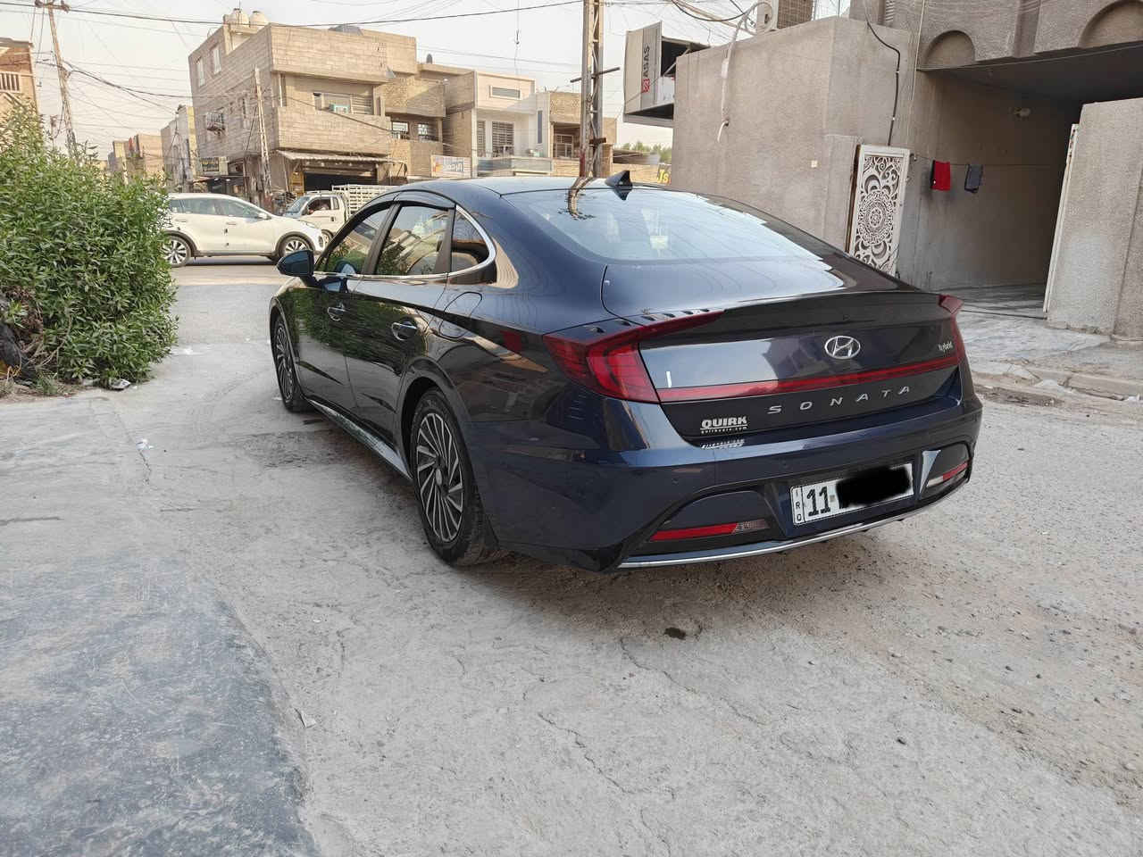 تحيه طيبه 
سوناتا امريكي 2022
رقم بغداد 
السياره هايبرد ومميزه جدا  تجي سقف الياف طاقه شمسيه 
يعني تشحن عن طريق الطاقه الشمسيه وعن طريق المحرك  
اللون نيلي غامق 
المواصفات ...
- داتا شو 
- قابليه التحرك عن طريق الريموت 
- بصمات عدد ثنين اضافه الى كارت تشغيل 
- كشنات جلد وتدفئه وتبريد  وميموري خزن الجلوس وثنينهن كهرباء 
- لايت 4 عدسات زينون بلادي ديناميكي 
- سستم صوت بوس جدا نقي وعالي 
- شفتات تبترونك 
- شاشه كبيره مدعومه بكامرات محيطيه مع امكانيه الركن الذاتي 
- حساسات امامي خلفي محيطي مع كافه انواع الرادارات والنقط العمياء 
وباقي المواصفات الستاندر 
الضرر جانبي بسيط جدا ابواب 2 فقط الحوض والمقدمه مكفوله من جميع النواحي 
ايرباك دشبول وستيرن سليم 
السعر 16.500$ 
للاتصال ***********
