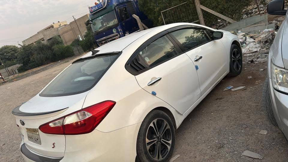 السلام عليكم  اقرا المنشور كامل سيراتو خليجي السعر103 وبيها مجال بسي  
 ماكو هيج سعر بالسوك 
)
سيراتو خليجي 

موديل 2014 

نص فول اشاير مري تحكم ستيرن  تبريد قطعتين باقي المواصفات المعروفه 
بيها فقط جاملغ ومباوكين نص الباب ويا السونار مرفق مع المنشور 

صاحب السنويه عربي من اقرابي تحويل شوكت ميعجبك 

مكان السياره بغداد الغزاليه 
 
المحرك مكفول بي فقط قبغ ولفات مفتوح  والكيس طبيت بطسه نعوج وبدلته بدون تنقيص بدون تبخير مكفووول بس اني ابيعلك غير مكفول حته ما انحرج وياك وتضل تعاملني واني منزل من سعر السياره سعر المحرك وهو مابي شي المحرك للعلم سعر الطابوكه 6 اوراق ارجع واكرر المحرك مكفووول بس اني ما اريد انحرج مع المشتري

***********
