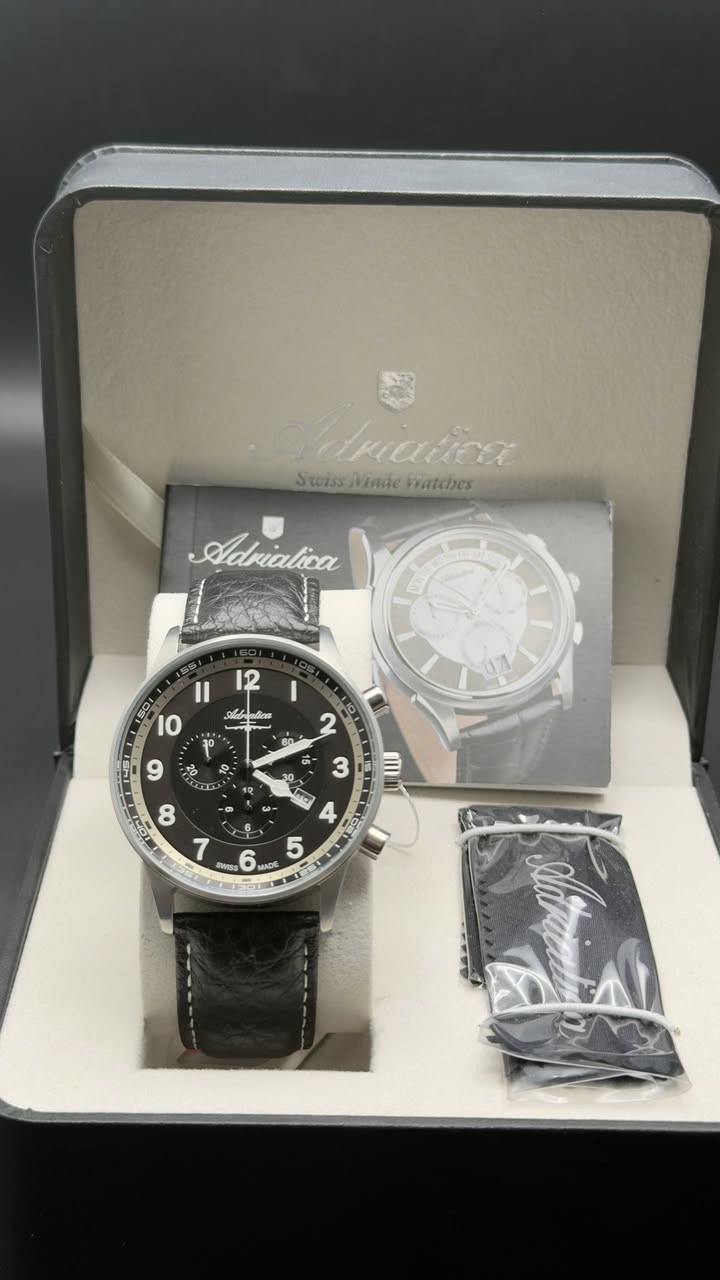 ساعة Adriatica Chronograph – Swiss Made
ساعة سويسرية أصلية من ماركة Adriatica
تصميم كلاسيكي أنيق مناسب للاستخدام اليومي والرسمي

المواصفات:
 • صناعة سويسرية Swiss Made
 • حركة كرونوغراف دقيقة
 • عرض التاريخ
 • قرص أسود بأرقام واضحة
 • سوار جلد طبيعي
 • هيكل ستانلس ستيل
 • مناسبة للرجال

السعر: 415,000 دينار عراقي

للاستفسار والمراسلة خاص
او واتساب ***********

