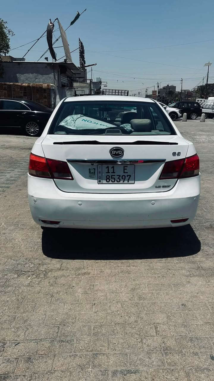 BYD G3 مديل 2013 كير اوتماتيك رقم بغداد انكليزي سنويه جديده  تحويل ثاني يوم   سياره نضيفه تبريد تدفئه شغال حداديه جديده امامي خلفي شاشه كامره منضومه زنون كهربائيات شغاله كلها كب اسود كامله مابيها اي نقص بيها ملاحضات بسيطه 
وبيها صبغ بل باب 
سعر 58$ وبيها مجال بسيط

***********
