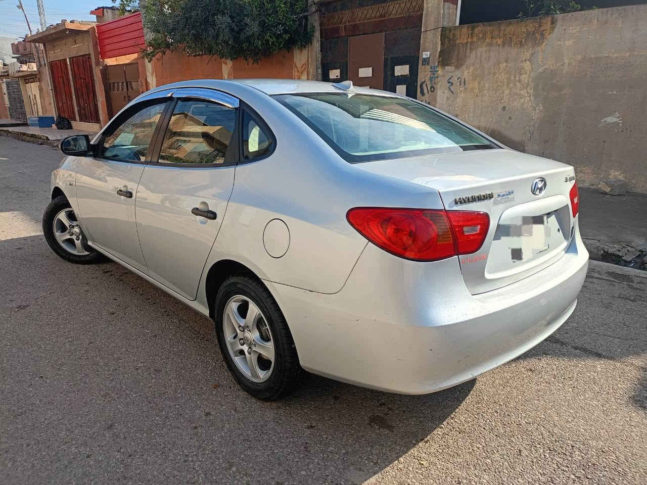 الانترا 2008 بدون ضرر
باسمي السيارة 
سيارة نضيفة ماشية 127 
السعر 124 ورقة وبيها مجال  بدون ضرر كاربون بانزين بيها انتصل عل *********** / ***********
