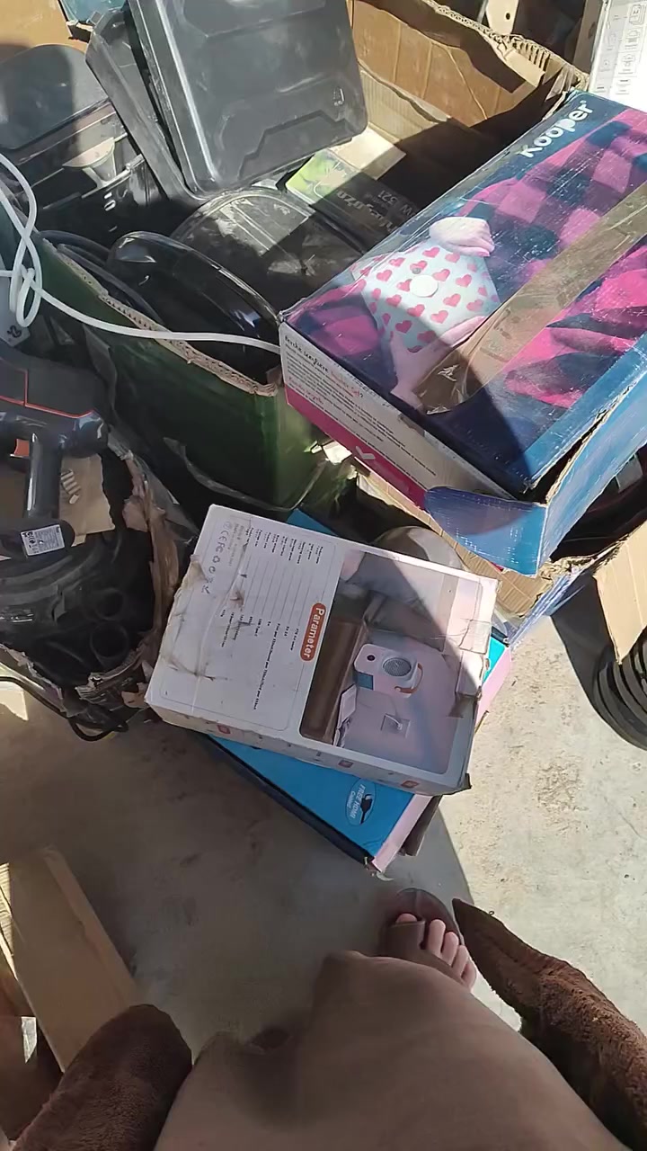 شلعة حمل كية ونص أجهزة كهربائية و الكترونية فقط 
ابيع فحم تقريبا 90 بالمئة شغال بس بيه نقص 
التواصل واتساب فقط ***********
