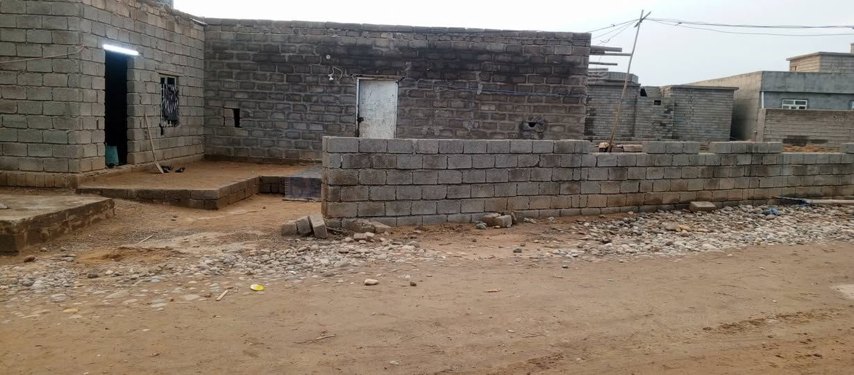 السلام وعليكم. قطعه ارض للبيع مع بيت مشتمل مساحه الارض 600 متر جميله قرب جامع الرزاق للاستفسار ***********
