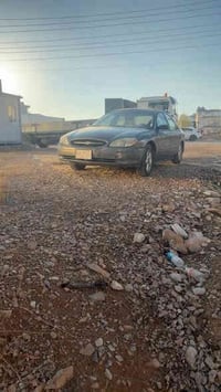 فورد تورس ٢٠٠٢ السيارة جاهزه و عضمتها نضيفه ما بيها اي عيب بس الگير عن...