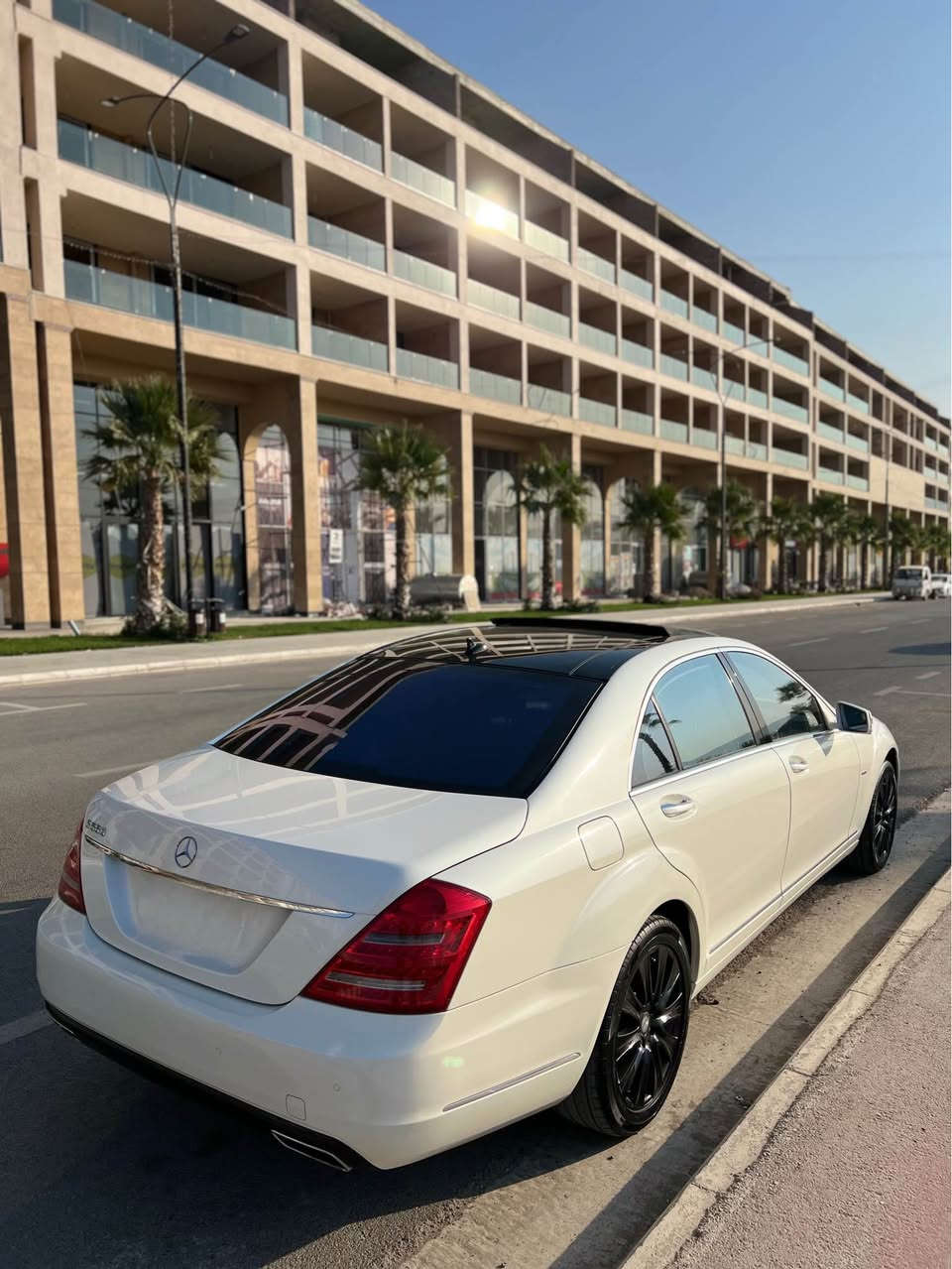 Mercedes S550 4.7L V8 Biturbo 2012 📦📦
400++hp🐎✈️
بێ ڕەقەم دوبەی 🇦🇪🇦🇪(ادوات)
سەیارەکە ساغە موس و بڕاوەی بە شەرت⚪️
‎مواسەفاتی فولە blueefficiency 
‎سەیارەکە زۆرپاک ماوەتەوە 
‎گێڕ و مەکینەی بەشەرت⚪️
‎تایەی تازە🛞
‎ڕۆنی تازە گۆڕاوە🛢️
‎مەکینەی نەکراوەتەوە
‎هیچ ئیعازێکی نیە
‎تۆڕبۆو کێسی نەکراوەتەوە بەشەرت
250 km ڕۆیوە 
تەبرید ساردو گەرم بەشەرت🔴
‎دەرگا و سنوق شەفت 🔴
‎کوشنەکانی ساردو گەرم 🔴
‎ سوکان گەرم وشەفتی سەر سوکان🔴
‎کوشن مەساج و خەزن🔴
‎25 جوڵە🔴
‎سەماعەی harman/kardon🔴
‎دەرگا لارج🔴
‎پانۆراما🔴
‎٥ پەردەیە
‎لایت لیدو داینەمیک🔴
‎ناو قەیسیە 
‎چوپەکانی مەزبوتە🔴
🔴 جامەکانی پۆلۆرایسن کامل
‎سەیارەکە بۆیاخی ئێرەی نیە ٣ پارچەو نیو لەگەڵ
‎پەلەیەکی کلێرە 
‎دەعم و لێدراوی نیە پێشو دوای کەپسە⚪️
‎ئێرباگیشی نەتەقیوە⚪️
سعر: 1 دەفتەر 💵💵
تکایە مشتەری نیت سەرمان مەیەشێنە
‎شوێن سلێمانی📍
***********:☎️ السليمانية, العراق
