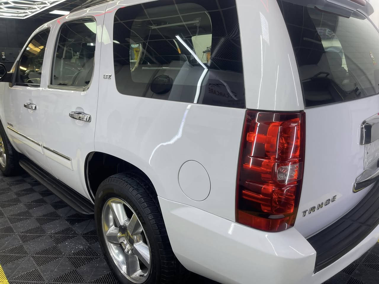 السلام عليكم اخوان للبيع او مراوس تاهو موديل 12 رقم بغداد 11 بسمي حادث موضح بلصور جاملغ صبغ وباب مبدل نفس اللون بدون ايرباك مواصفات LTماشية 150 نظيفة جدا السعر198 بيه مجال بسيط مكاني بغداد ***********
