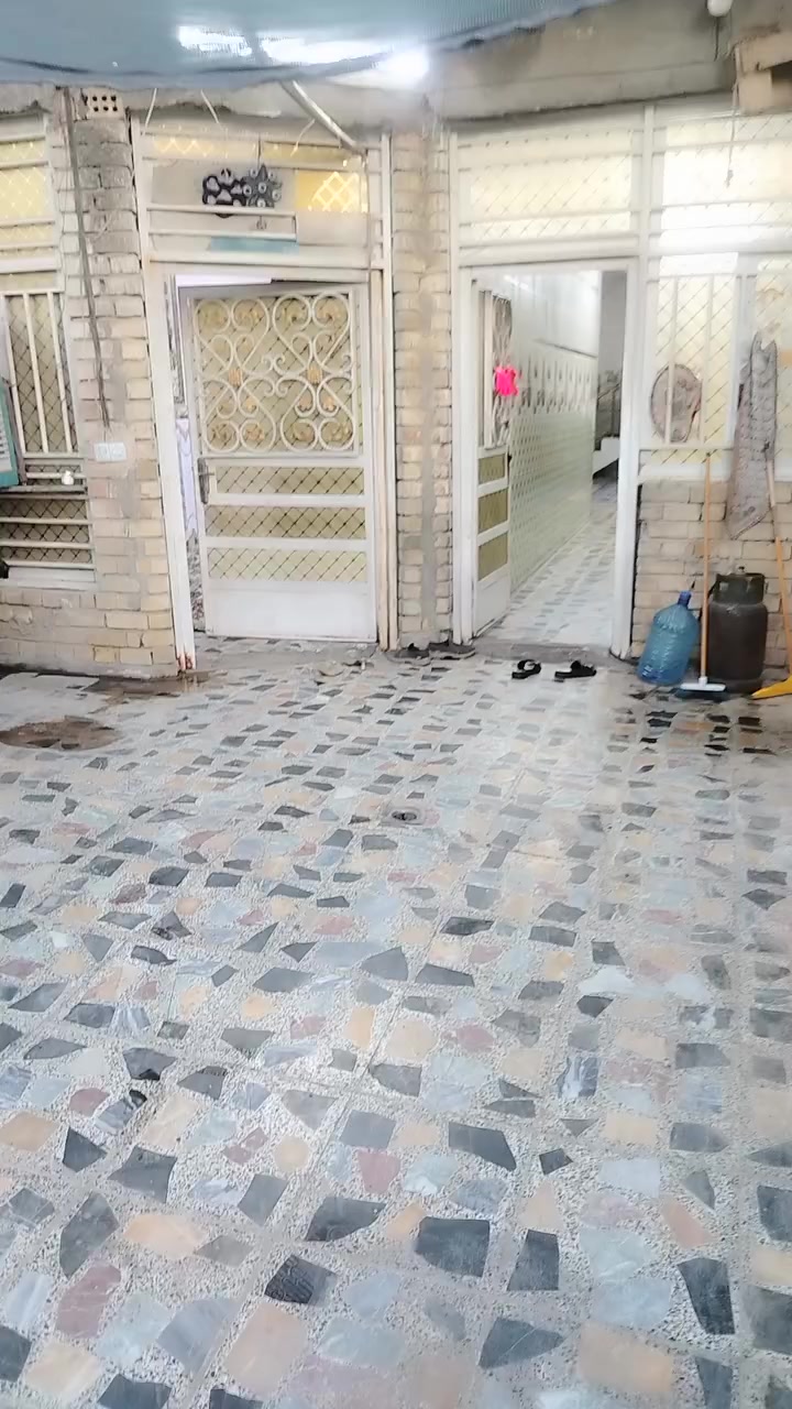 سلام عليكم من رخصت مدير الكروب المحترم بيت منطقه حي الكوفه المساحه ١٨٠ متر بناء جديد ٢٠٢٤ التفاصيل داخل الفيديو رقم *********** /***********
